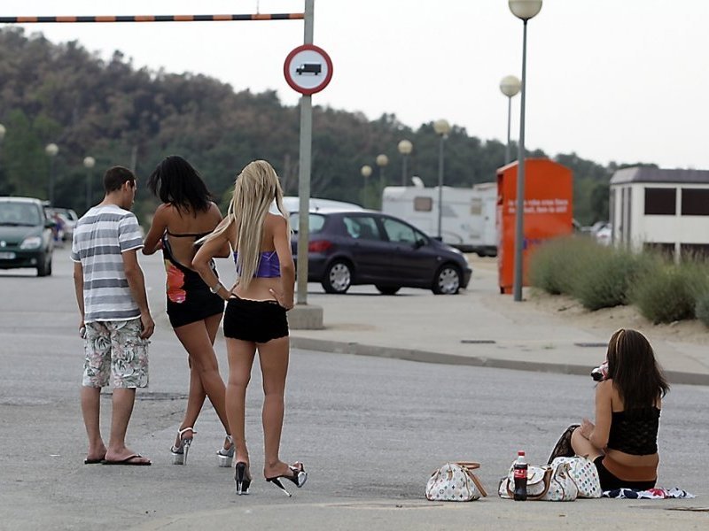 Berck-Plage, Nord-Pas-de-Calais-Picardie girls